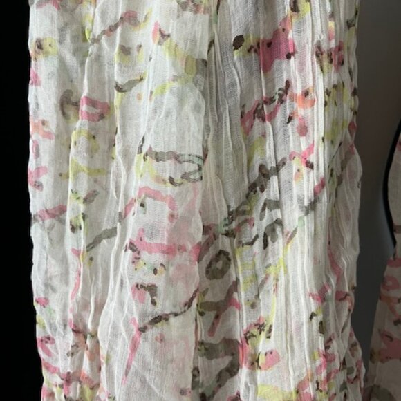 Betsy Johnson ~ Beautiful Scarf - Picture 3 of 4